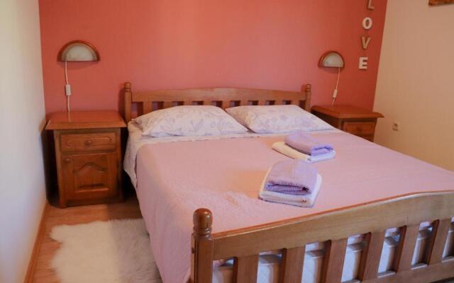 APARTMENT ANNA 350m FROM THE BEACH