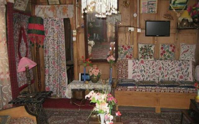 Houseboat Royal Lodge