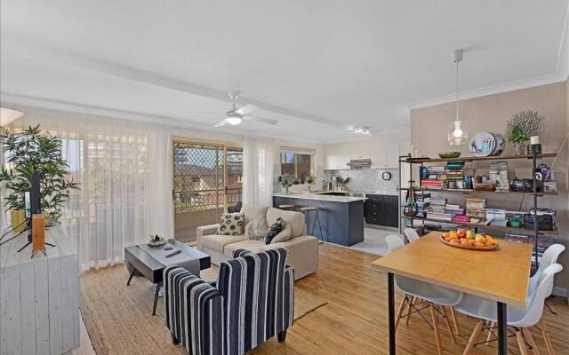Spacious 2BR near The Entrance Beach - 7Min Walk!