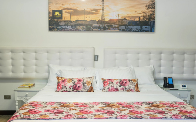 Hotel Arvut Collection