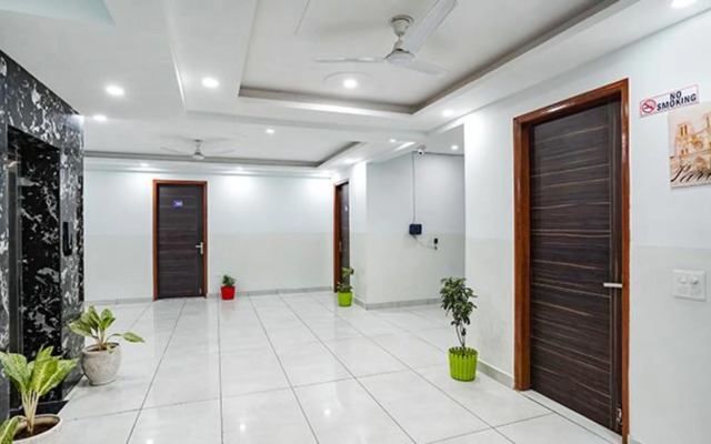 Fabhotel Tanvi Premium