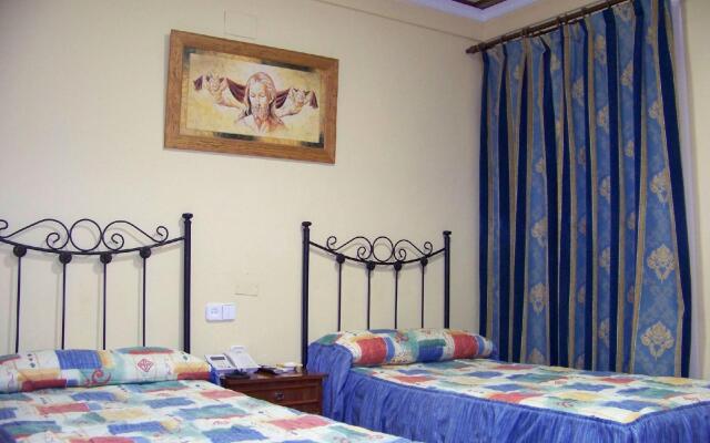 Hostal Restaurante el Lirio