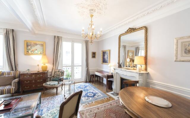 French-style Allure in Saint-Germain des Pres