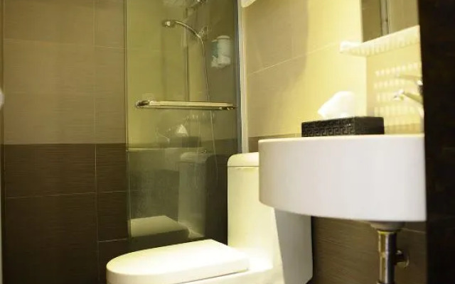 Dongjing Hotel (Shanghai Shanda College Branch)