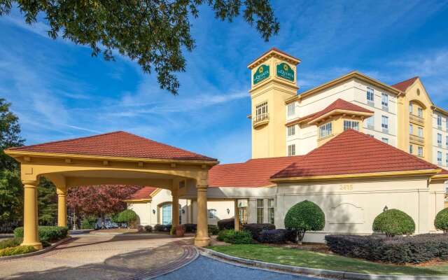 La Quinta Inn & Suites by Wyndham Atlanta Ballpark/Galleria