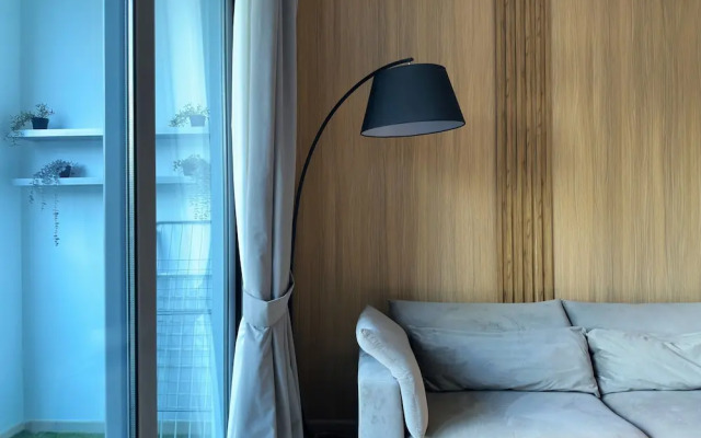 Ultra Luxury Flat Fully Upgrade &Balcony