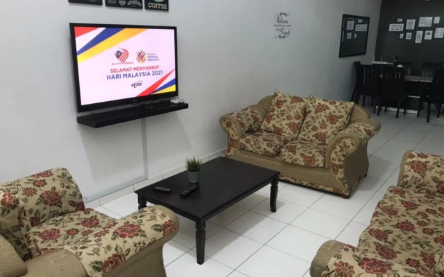 OYO Home 90360 Homestay Bandar Putra 3