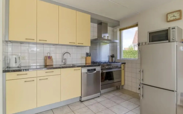 Spacious Holiday Home With Garden