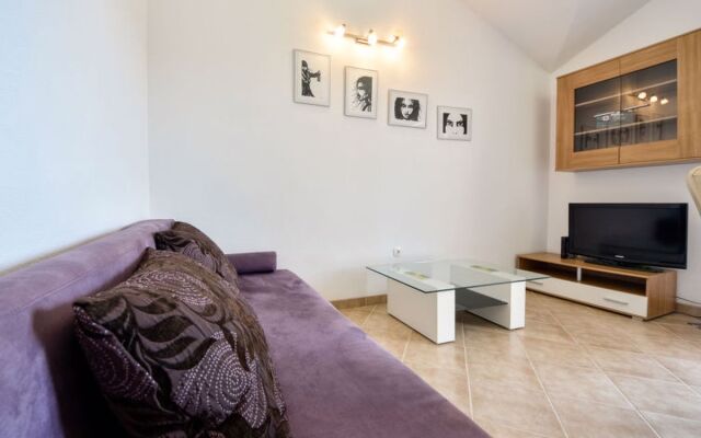 Apartment Milin Murter/Jezera 33994