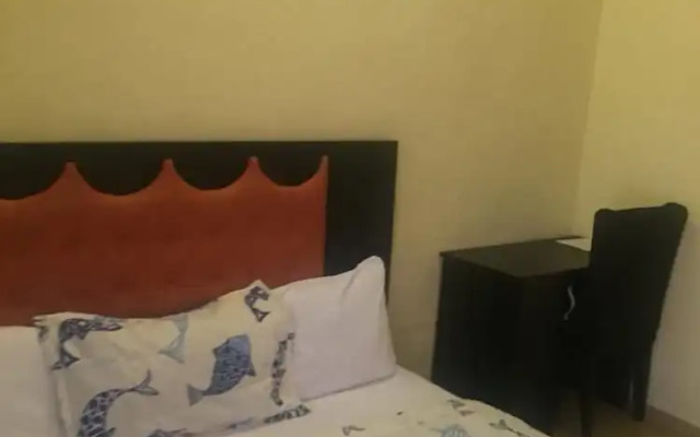 Palais Royale Hotel & Suites