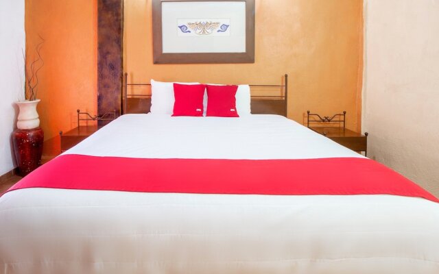 OYO Hotel D' Cervantes