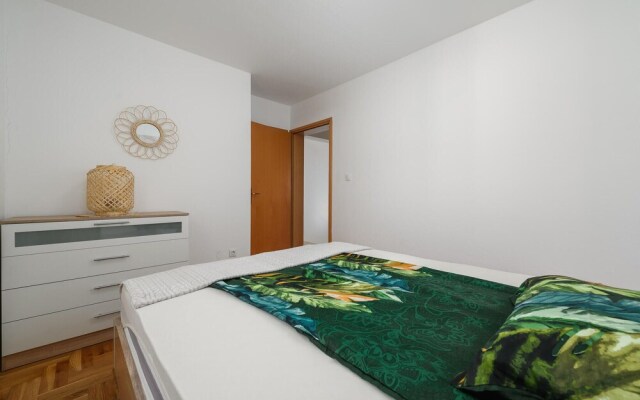 Beautiful Home in Vabriga With Jacuzzi, Wifi and 3 Bedrooms