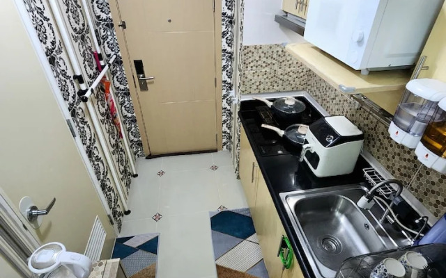High-Tech Studio at Grass Residences -2 persons only, Quezon City