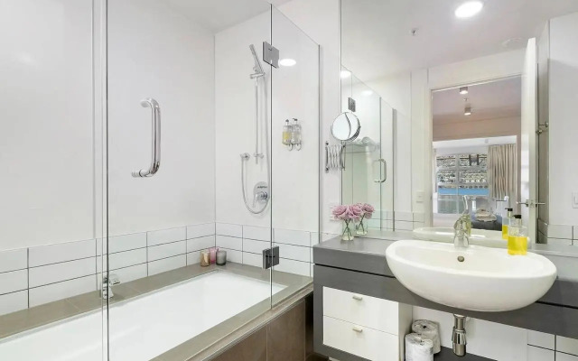 Marina Gem - Lakefront 3 Bedroom Apartment