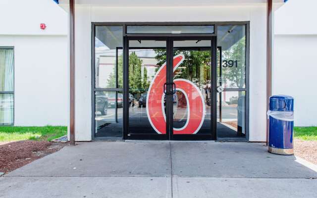 Motel 6 Brockton, MA