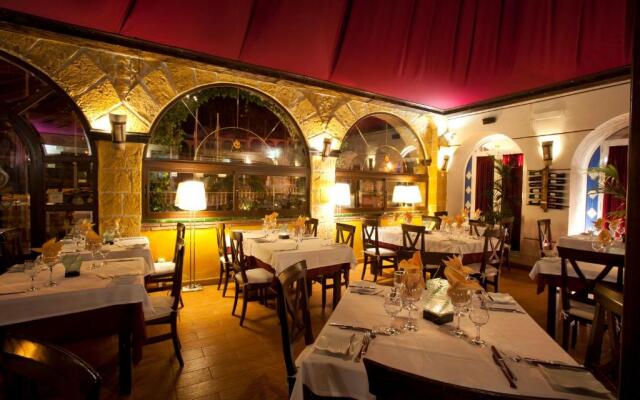 Hotel Los Arcos