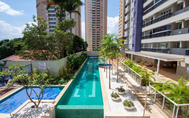 Flat com linda Piscina no Setor Bueno - TH605