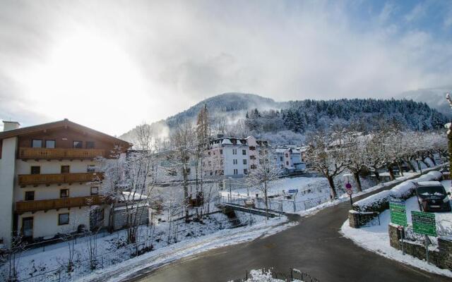 Finest Villa Zell am See