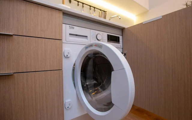 Charming Central Studio with AC
