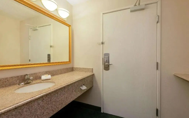 La Quinta Inn Cleveland Independence