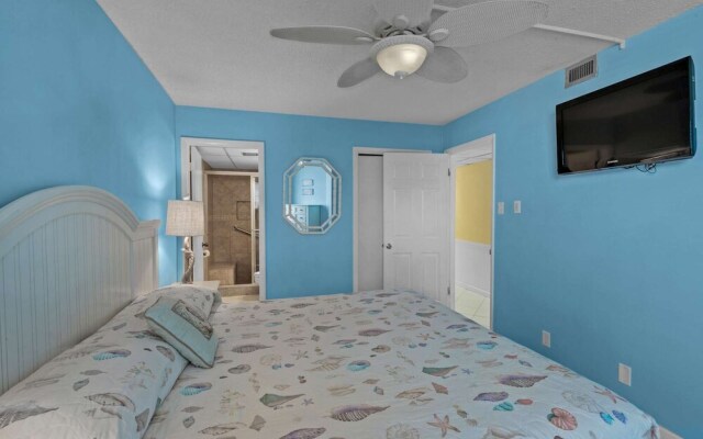 Pelican Walk 904