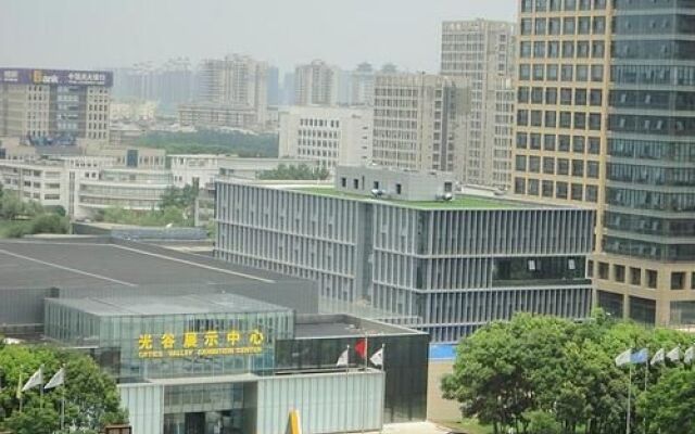 Guanggu Hotel