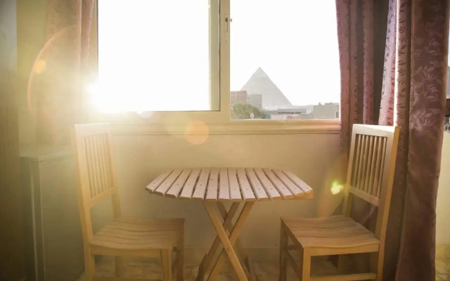 The Pyramids Inn Cheops