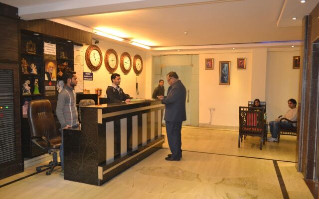 Hotel Apple Villa by Sushant Travels