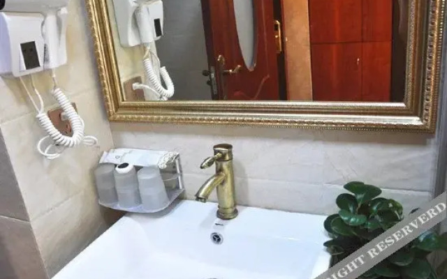 Yunfeng Business Hostel