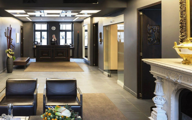 Отель Bergs Suites