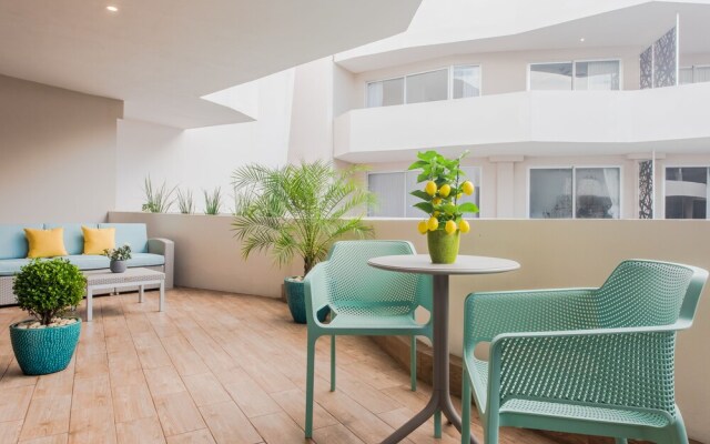 LUXURY 1-bdr -ROOFTOP POOL-GYM-PARK G310