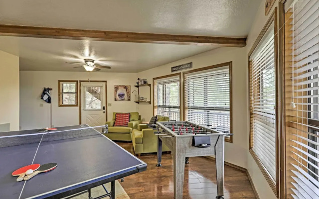 Pet-friendly Munds Park Retreat w/ Wraparound Deck