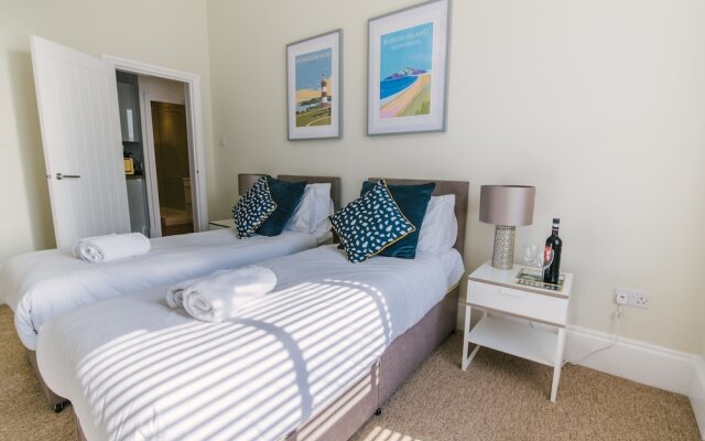 Plymouth Ocean Apartment