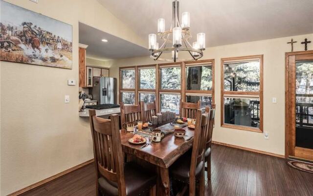 Midtown Riverfront 1, 2 Bedrooms, Hot Tub, Sleeps 6