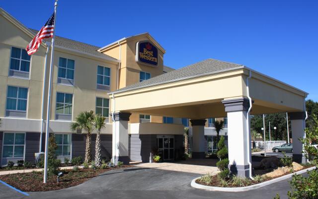 Best Western Plus Chain of Lakes Inn & Suites