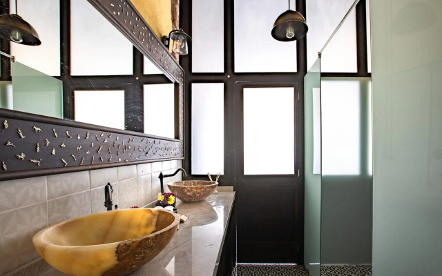 Suites Los Camilos - Adults Only