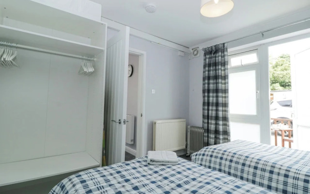 Flat 1A, Big Tree Holiday Flats