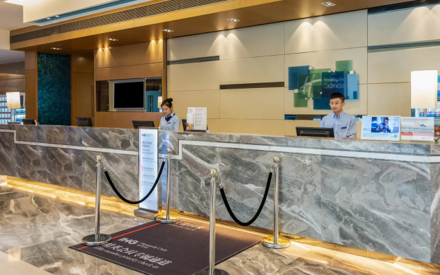 Holiday Inn Express Shanghai New Jinqiao by IHG – Lobby – Shanghai