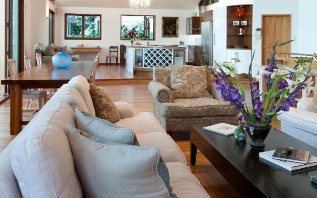 Edgewater Lodge