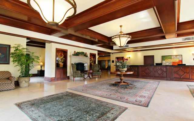 Bay Landing Hotel