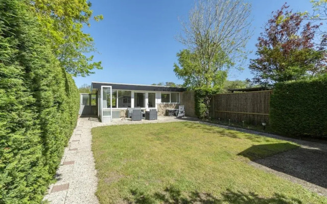 Welcoming Bungalow With Garden
