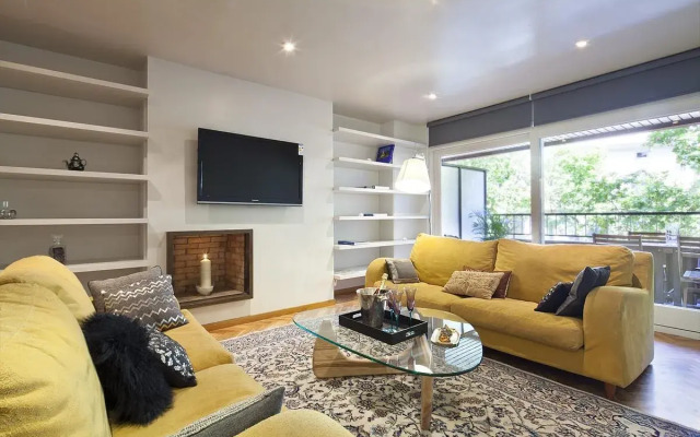 My Space Barcelona- Bonanova for 8 people