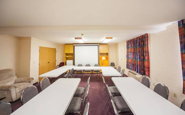 OYO Hotel Markle IN I-69