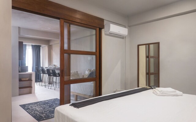 Equipped One Bedroom Beach Front Condo