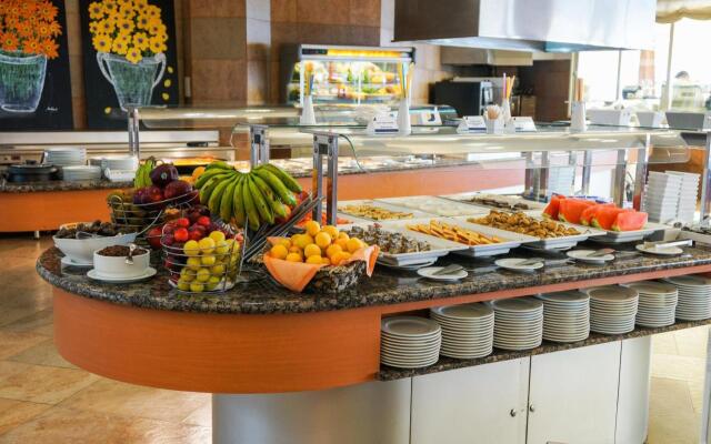 Senator Águilas Hotel