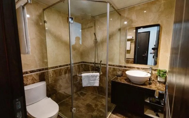 Hồng Vận Hotel