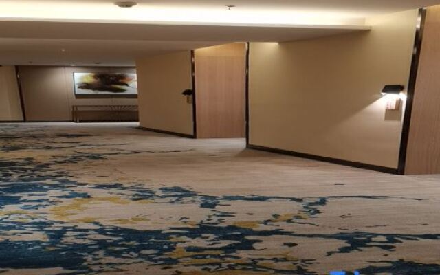 Xinniu Hotel (Chongqing Hua Xi cultural center)