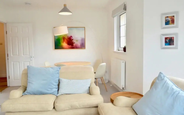 Modern And Central Flat In Roseburn Area