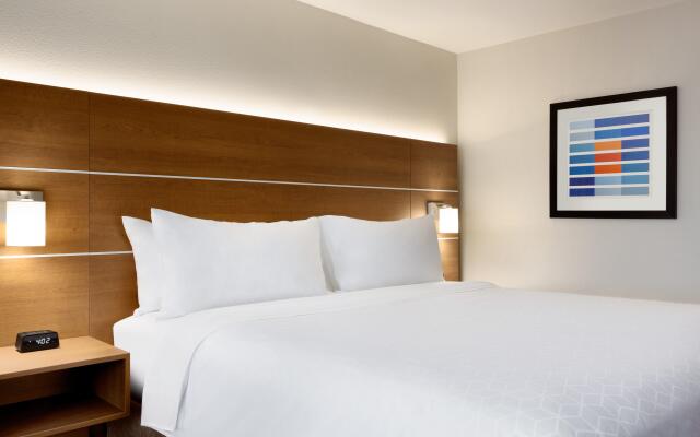 Holiday Inn Express Hotel & Suites Merced, an IHG Hotel