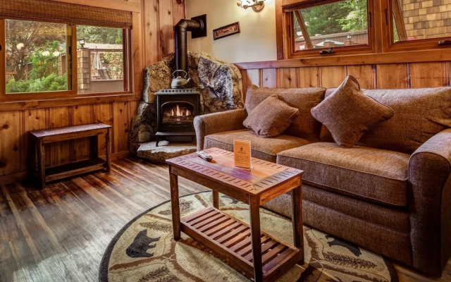 Cedar Glen Lodge